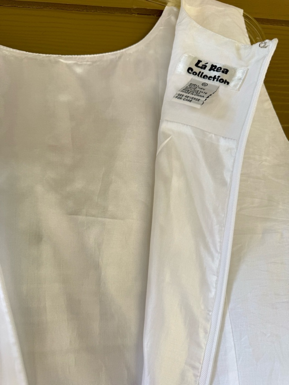 La Rea Linen Sleeveless White Midi Dress with Lace Trim - Picture 10 of 11